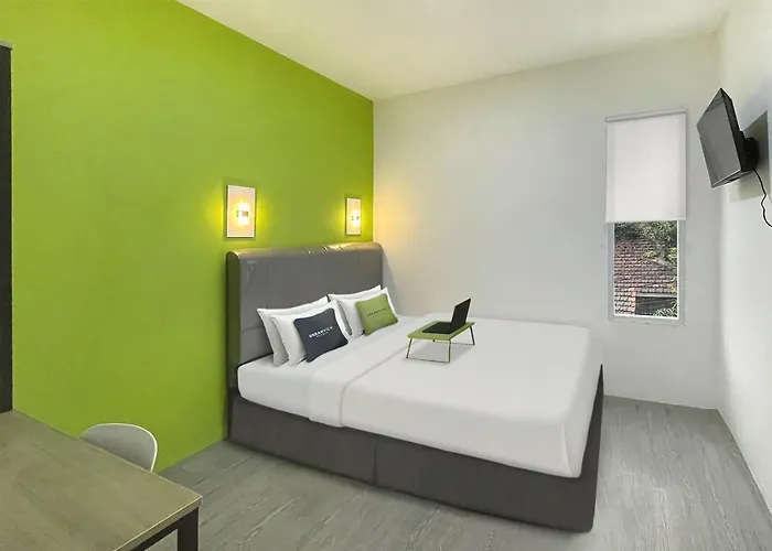 Urbanview Don Juan Pondok Gede By Reddoorz